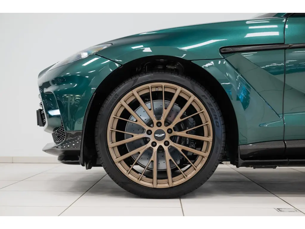 2020 DBX 707 SUV thumbnail vehicle image 3