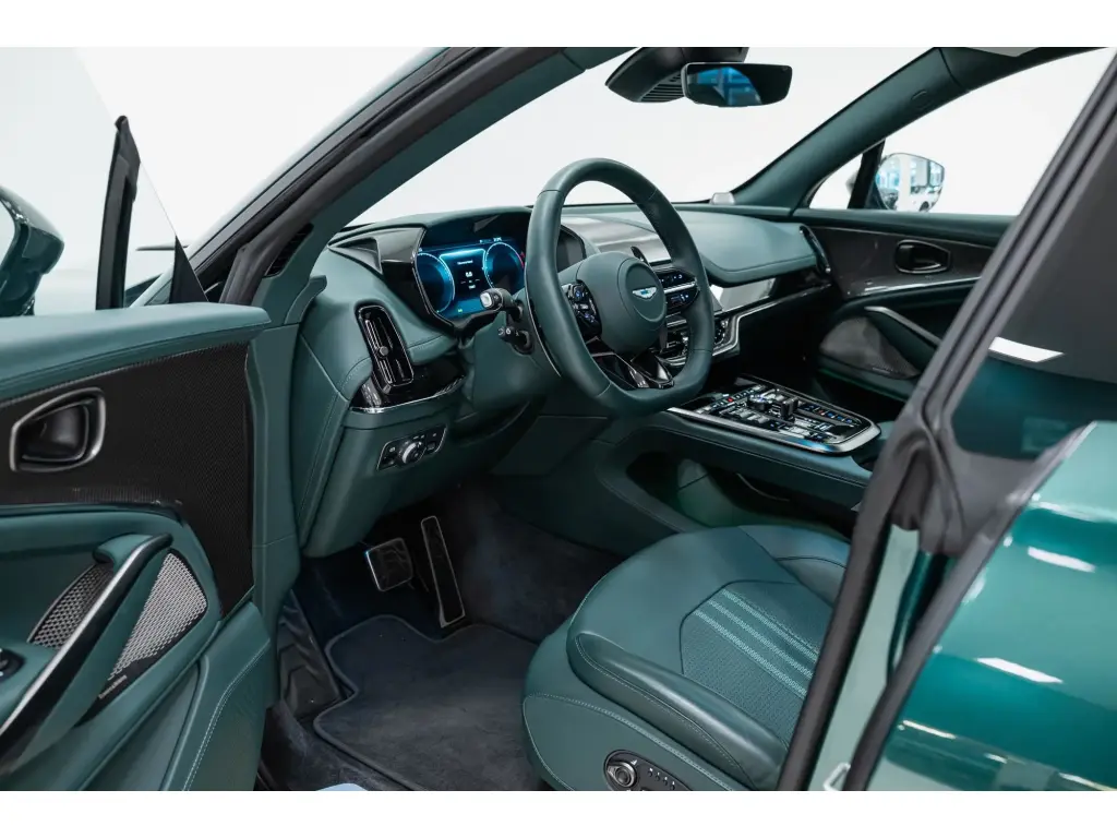 2020 DBX 707 SUV thumbnail vehicle image 2