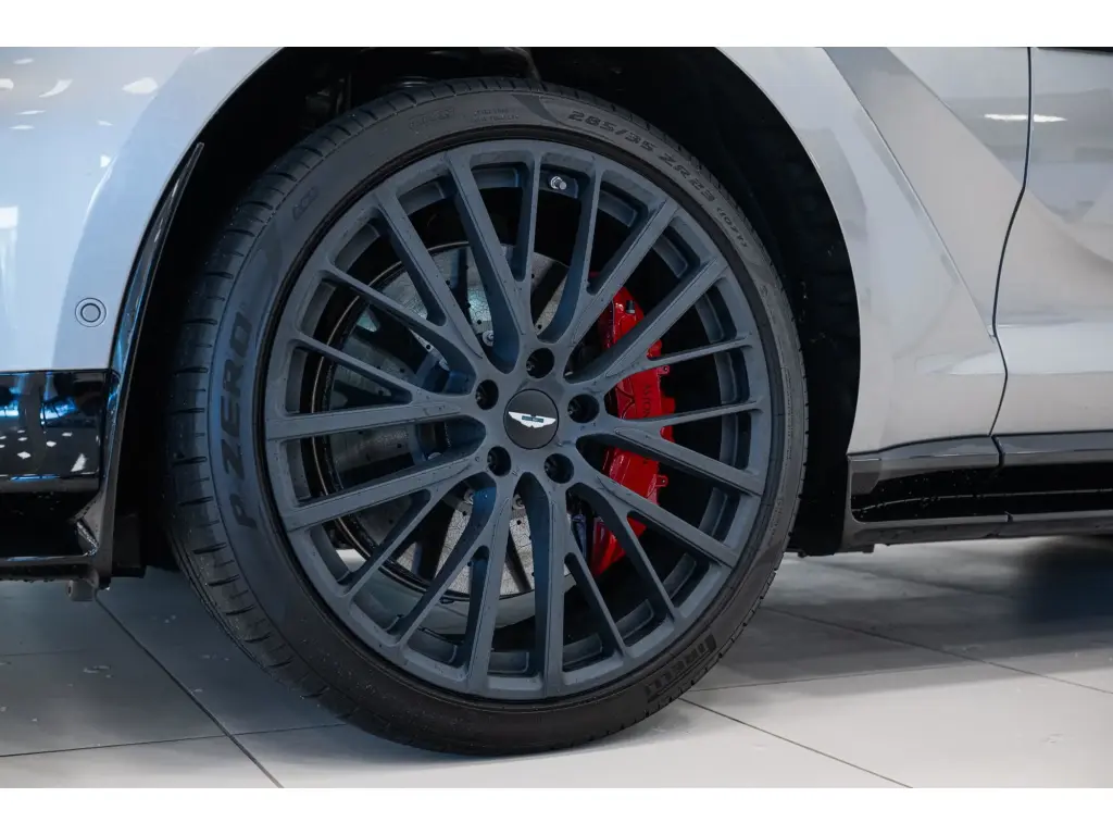 2020 DBX 707 SUV thumbnail vehicle image 3