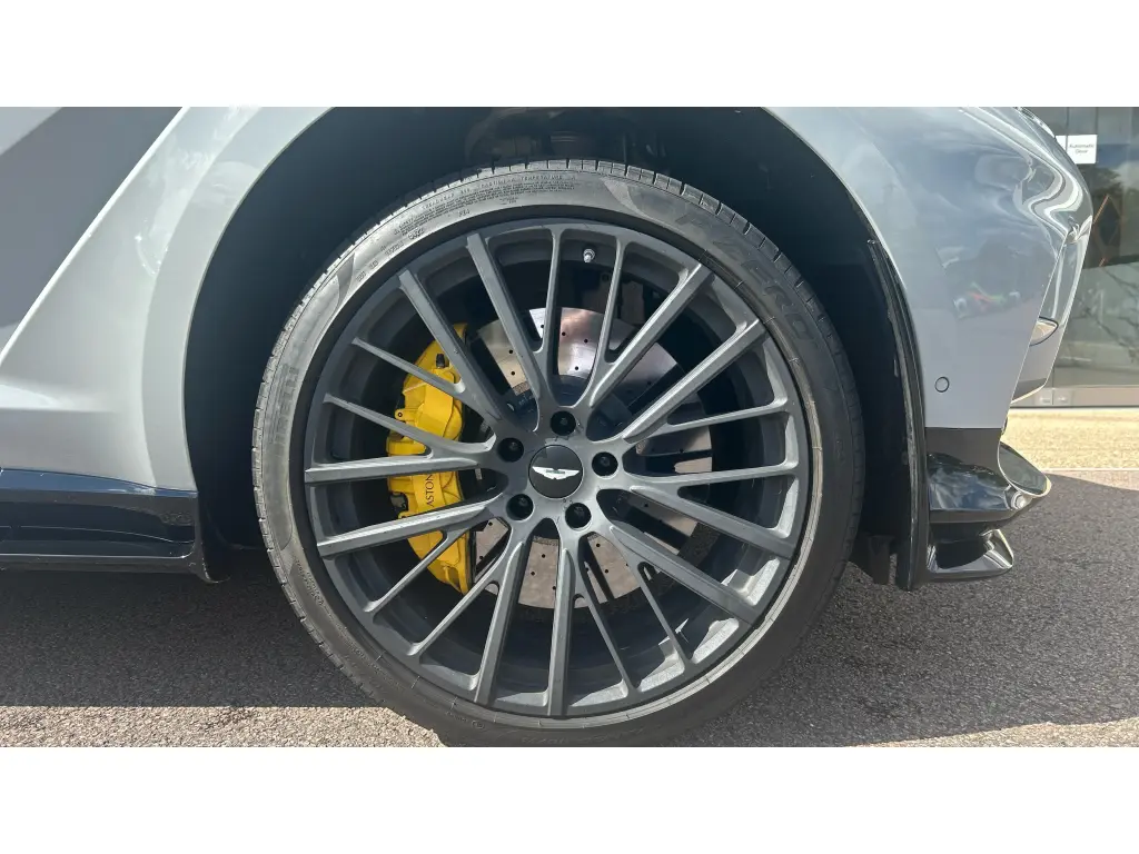 2023 DBX 707 SUV thumbnail vehicle image 3