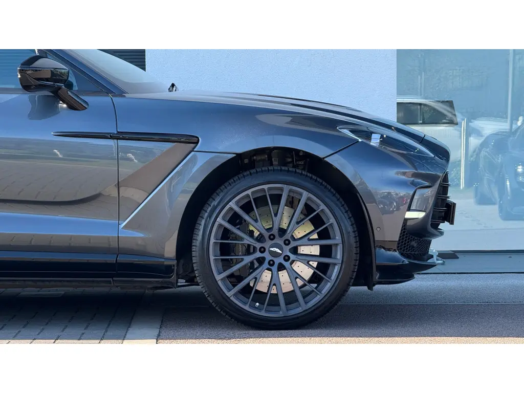 2023 DBX 707 SUV thumbnail vehicle image 3