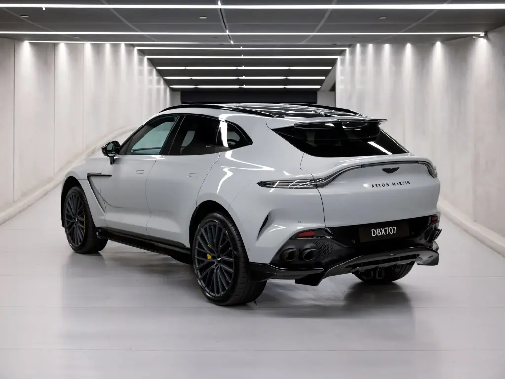 2023 DBX 707 SUV thumbnail vehicle image 1
