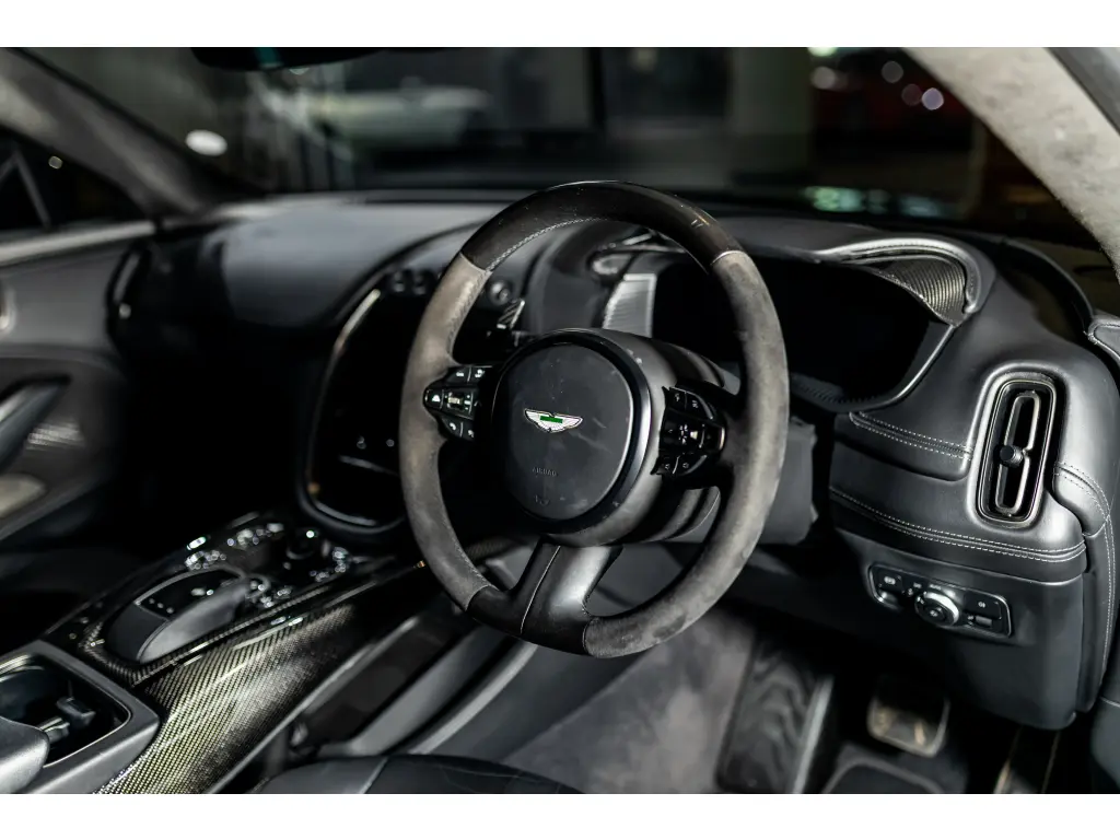 2023 DBX 707 SUV thumbnail vehicle image 2