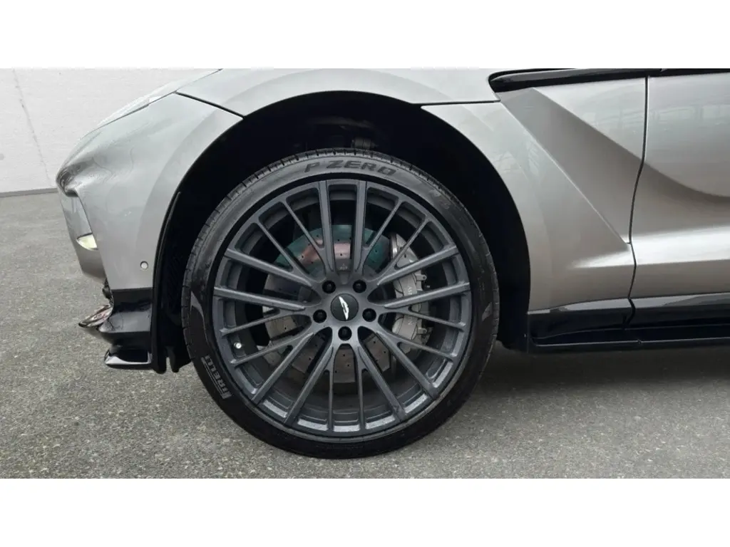 2023 DBX 707 SUV thumbnail vehicle image 3