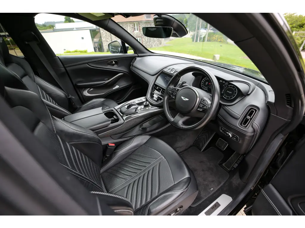 2023 DBX 707 SUV thumbnail vehicle image 2