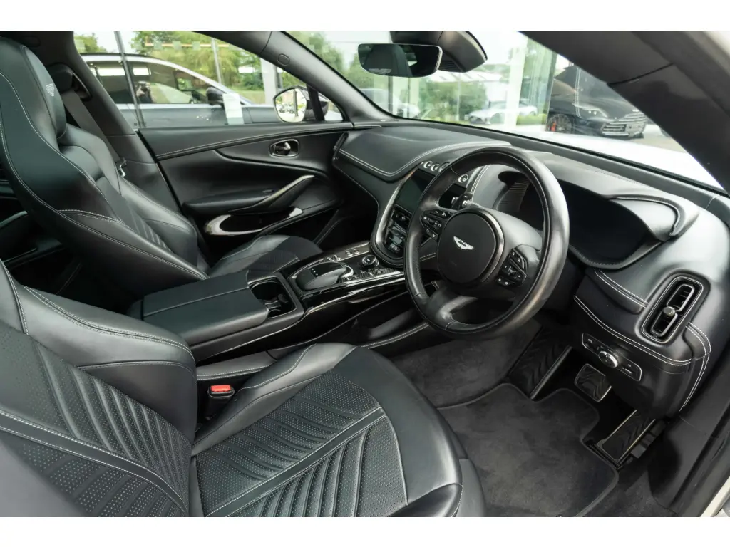 2023 DBX 707 SUV thumbnail vehicle image 2