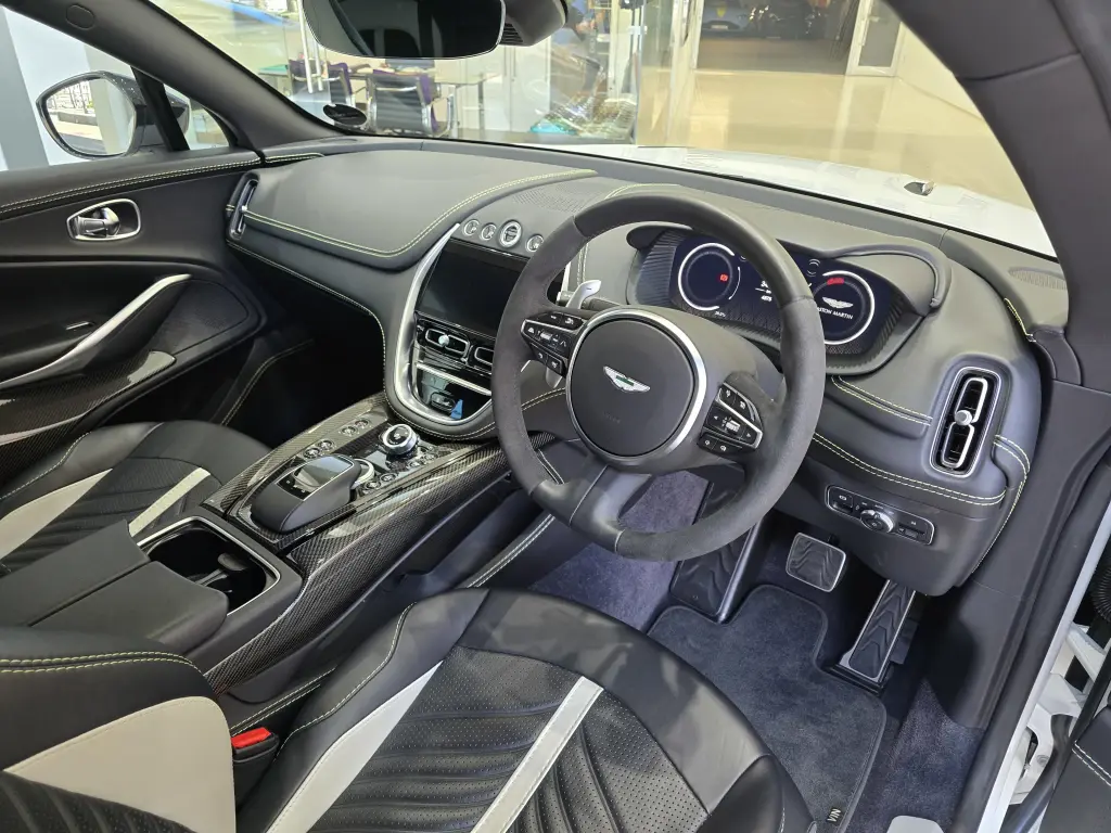 2023 DBX 707 SUV thumbnail vehicle image 2