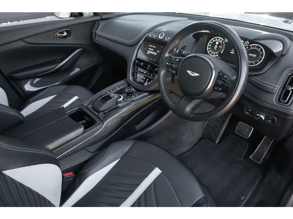 2023 DBX 707 SUV thumbnail vehicle image 2