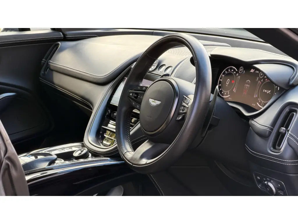 2023 DBX 707 SUV thumbnail vehicle image 2