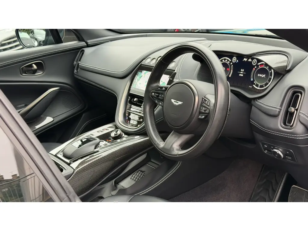 2023 DBX 707 SUV thumbnail vehicle image 2