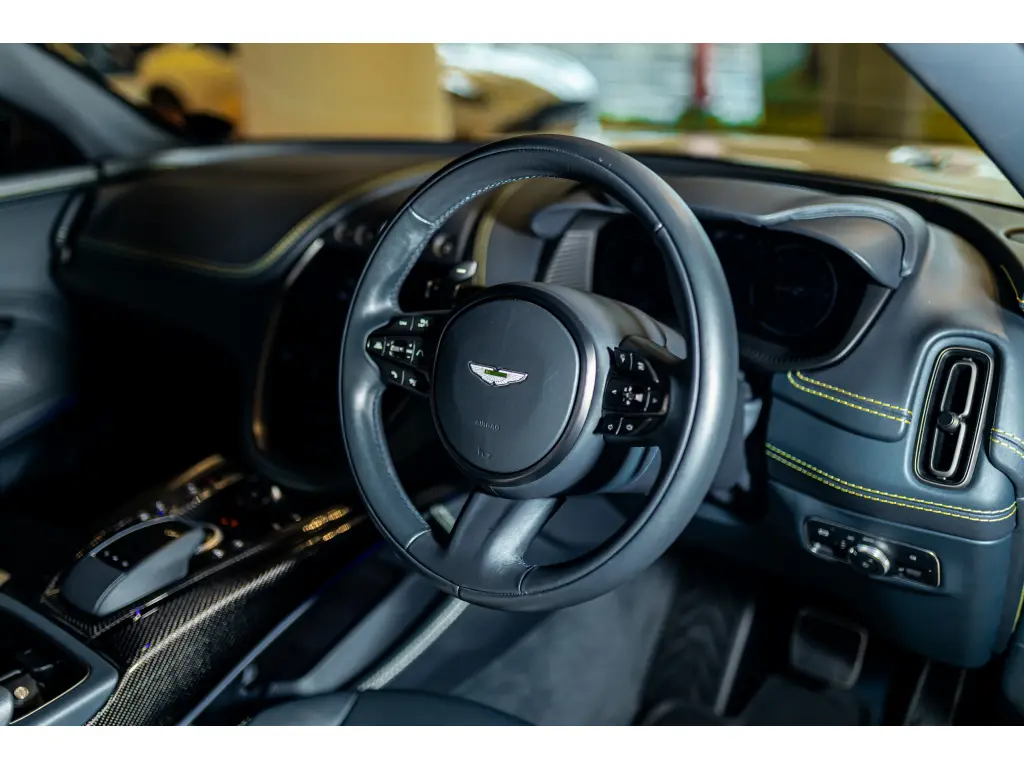 2023 DBX 707 SUV thumbnail vehicle image 2