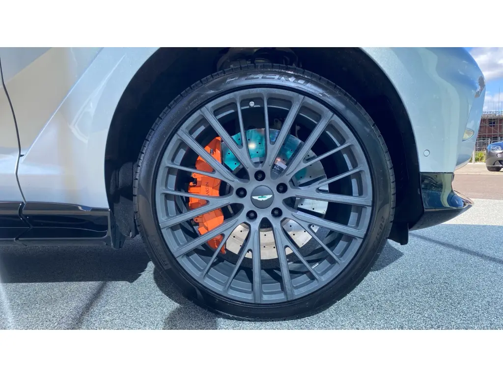 2023 DBX 707 SUV thumbnail vehicle image 3