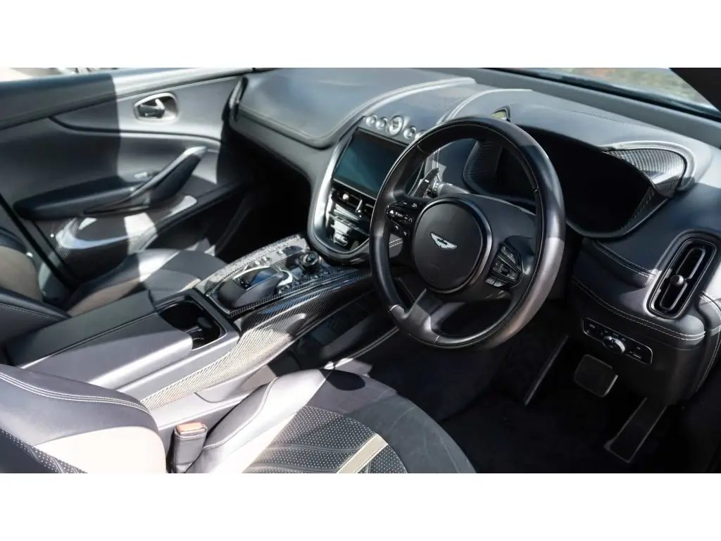 2023 DBX 707 SUV thumbnail vehicle image 2