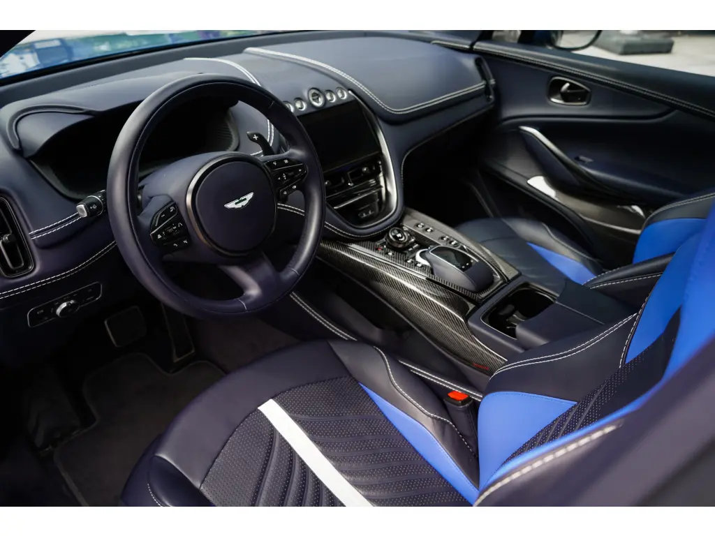 2023 DBX 707 SUV thumbnail vehicle image 2