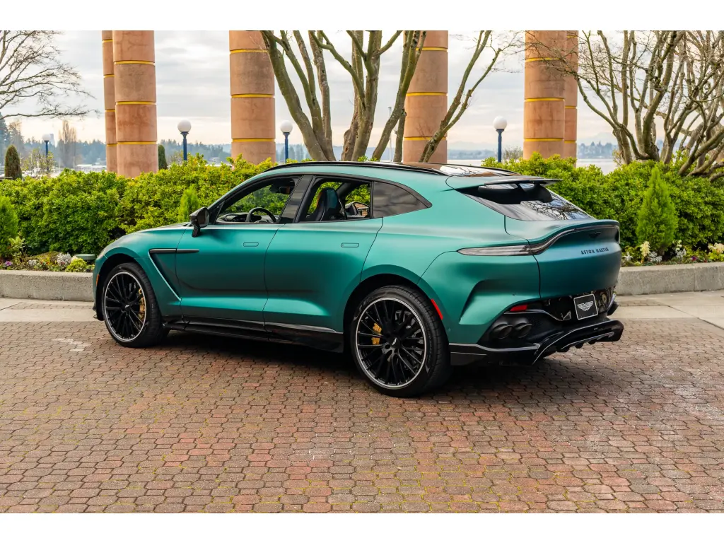 2023 DBX 707 SUV thumbnail vehicle image 1