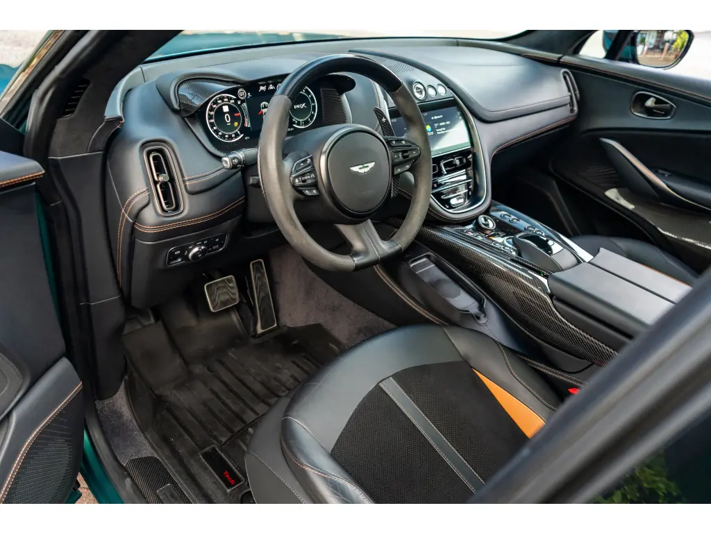 2023 DBX 707 SUV thumbnail vehicle image 2