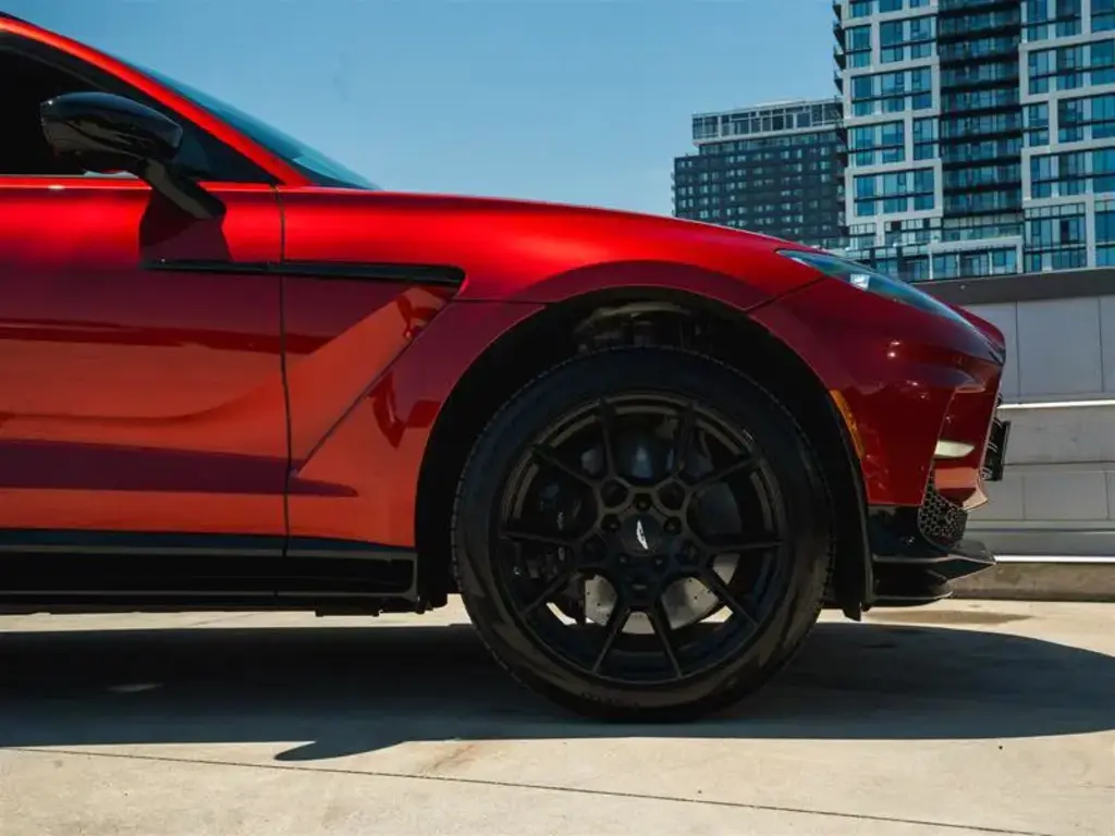 2023 DBX 707 SUV thumbnail vehicle image 3