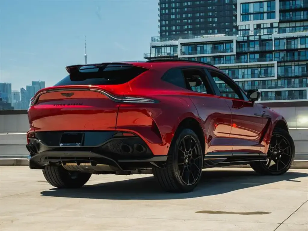 2023 DBX 707 SUV thumbnail vehicle image 1