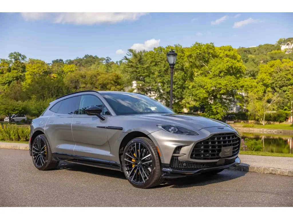 2023 DBX 707 SUV main vehicle image