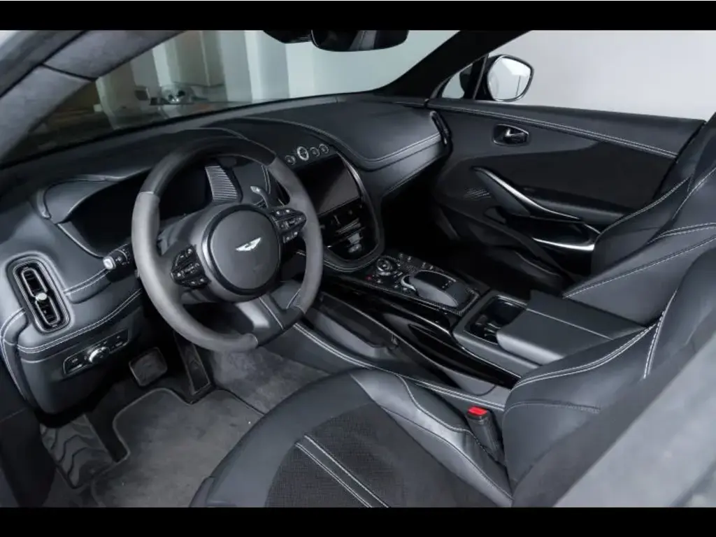 2023 DBX 707 SUV thumbnail vehicle image 2