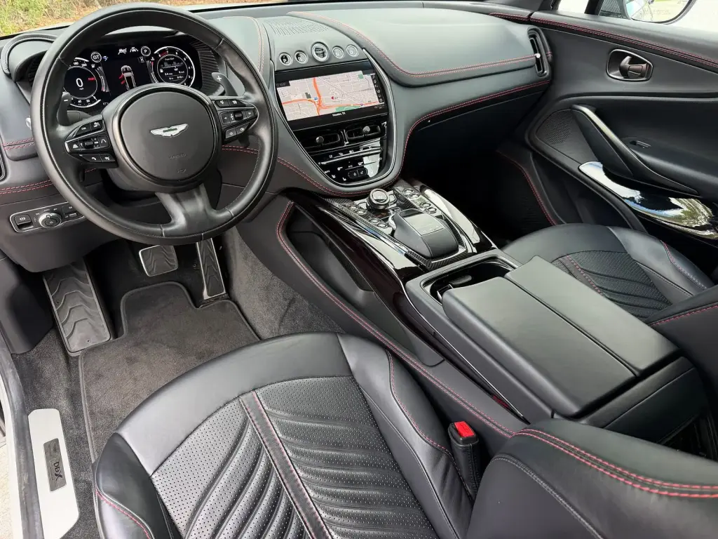 2023 DBX 707 SUV thumbnail vehicle image 2