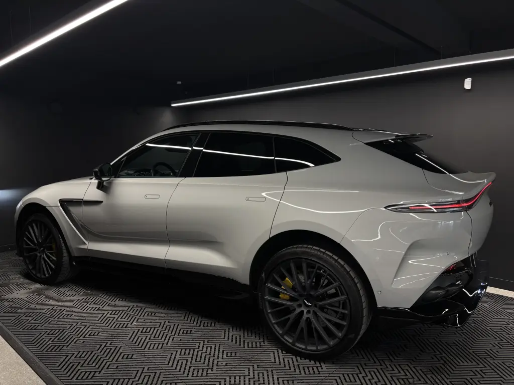 2023 DBX 707 SUV thumbnail vehicle image 1