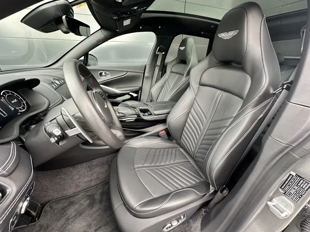 2023 DBX 707 SUV thumbnail vehicle image 2