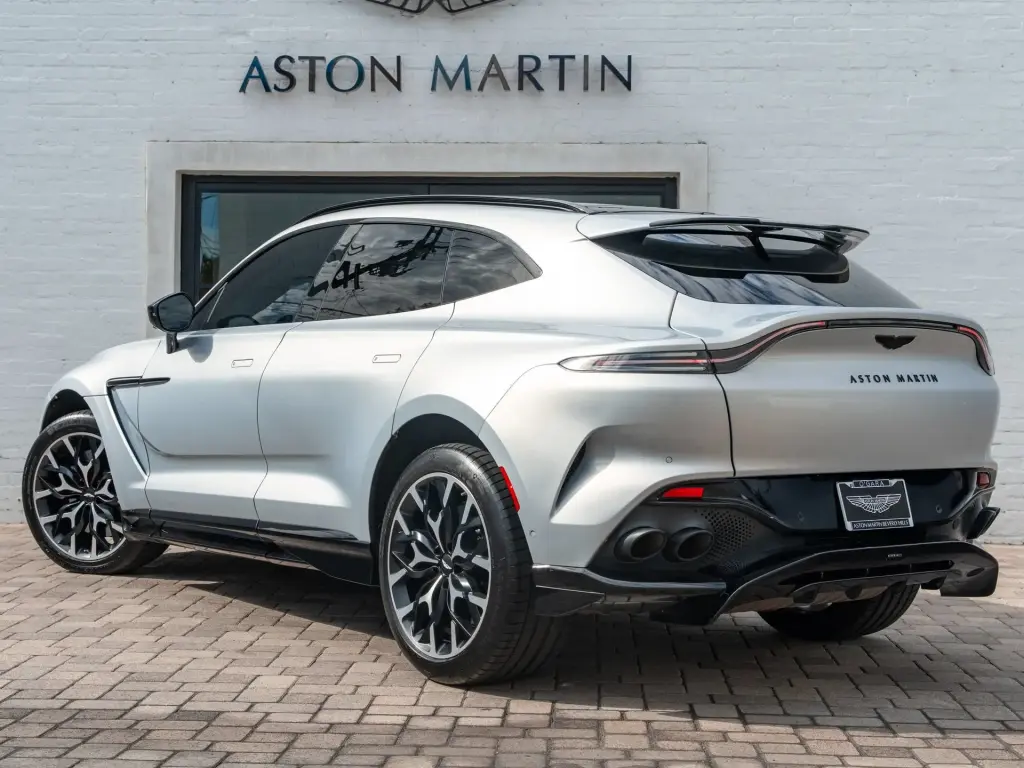 2023 DBX 707 SUV thumbnail vehicle image 1
