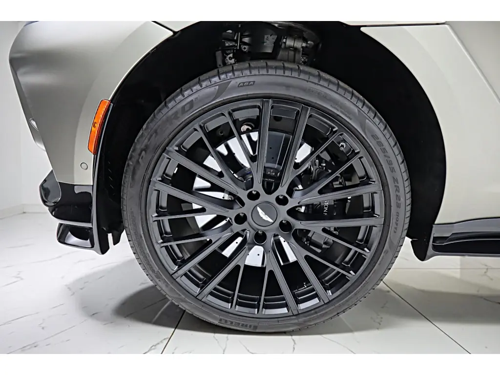 2023 DBX 707 SUV thumbnail vehicle image 3