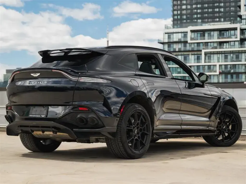 2023 DBX 707 SUV thumbnail vehicle image 1