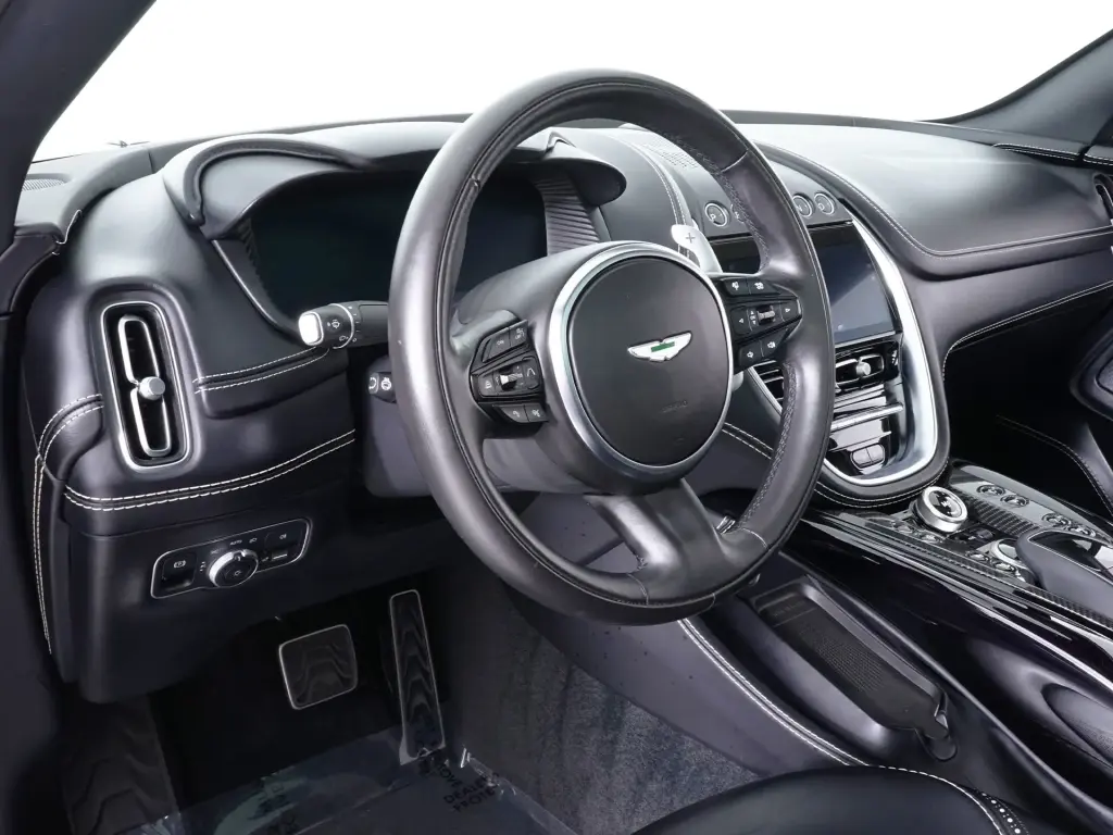 2023 DBX 707 SUV thumbnail vehicle image 2
