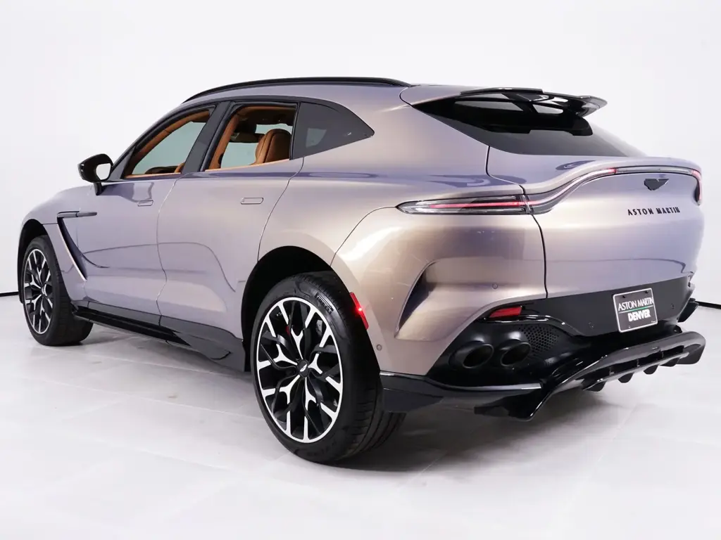 2023 DBX 707 SUV thumbnail vehicle image 1