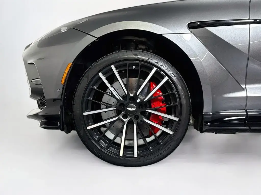 2023 DBX 707 SUV thumbnail vehicle image 3