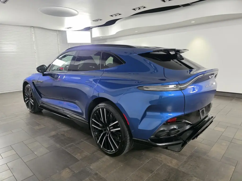 2023 DBX 707 SUV thumbnail vehicle image 1