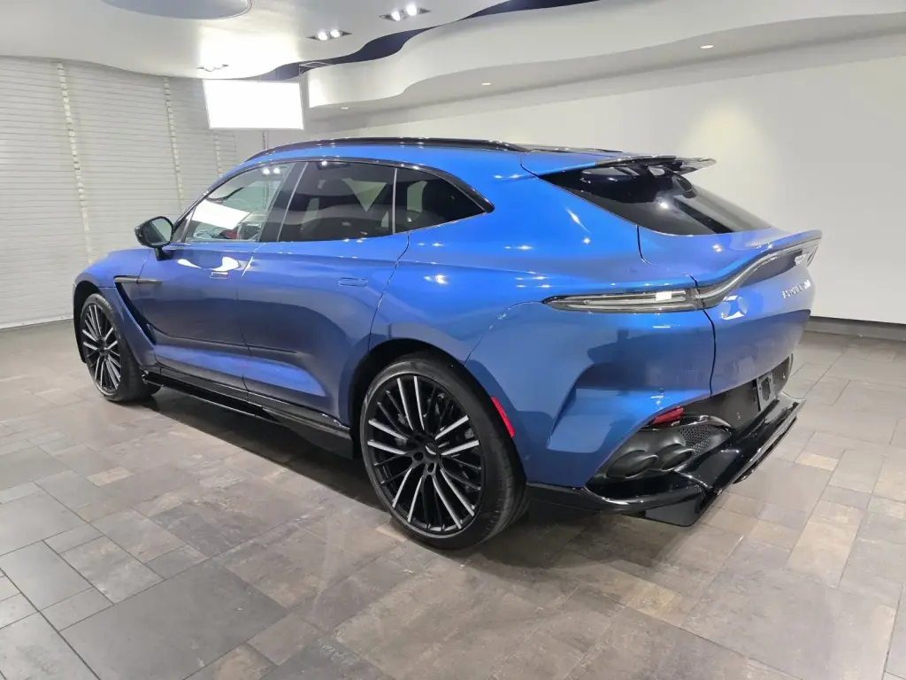 2023 DBX 707 SUV thumbnail vehicle image 1