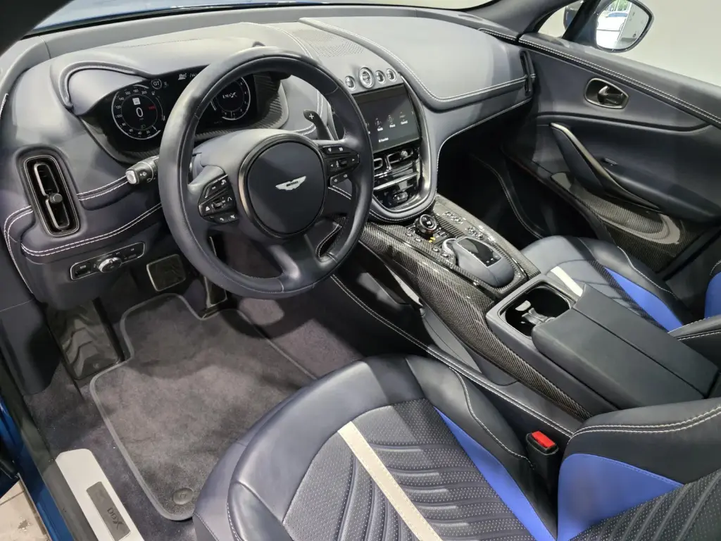 2023 DBX 707 SUV thumbnail vehicle image 2