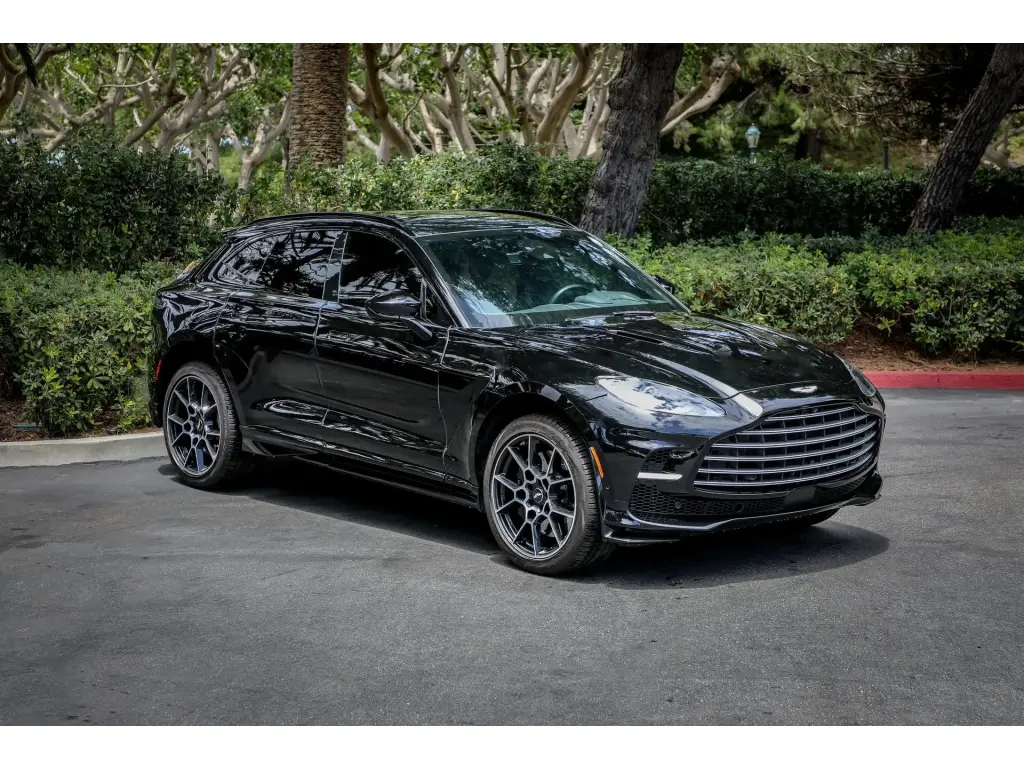 2023 DBX 707 SUV main vehicle image