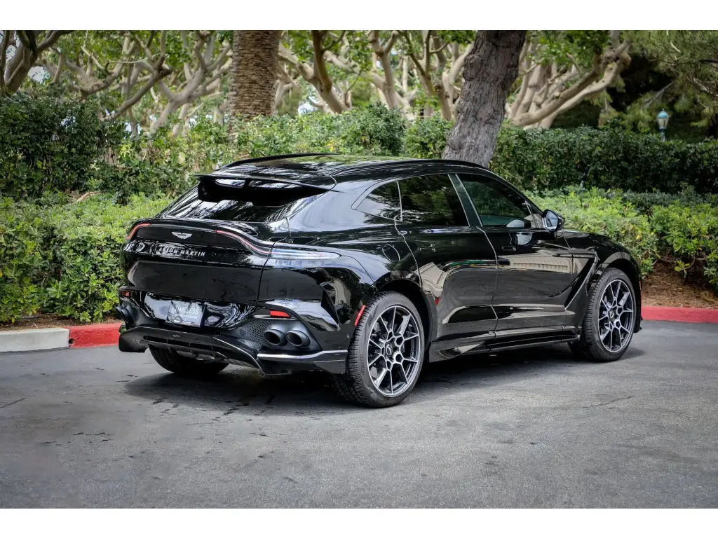 2023 DBX 707 SUV thumbnail vehicle image 1
