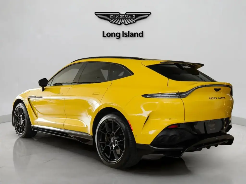 2023 DBX 707 SUV thumbnail vehicle image 1