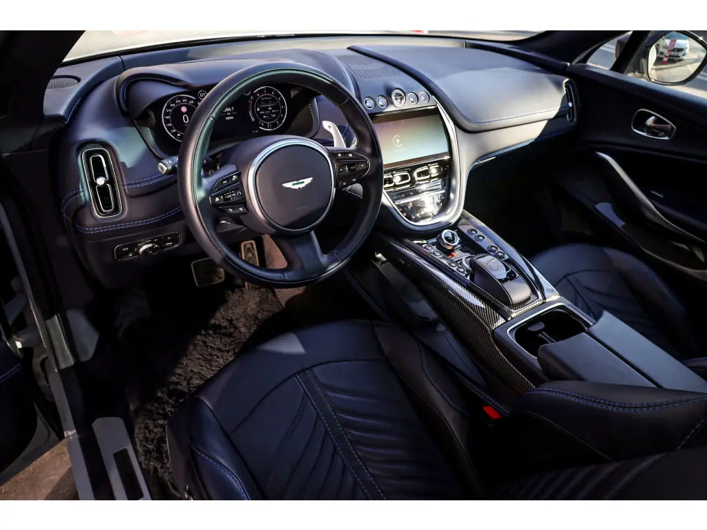 2023 DBX 707 SUV thumbnail vehicle image 2