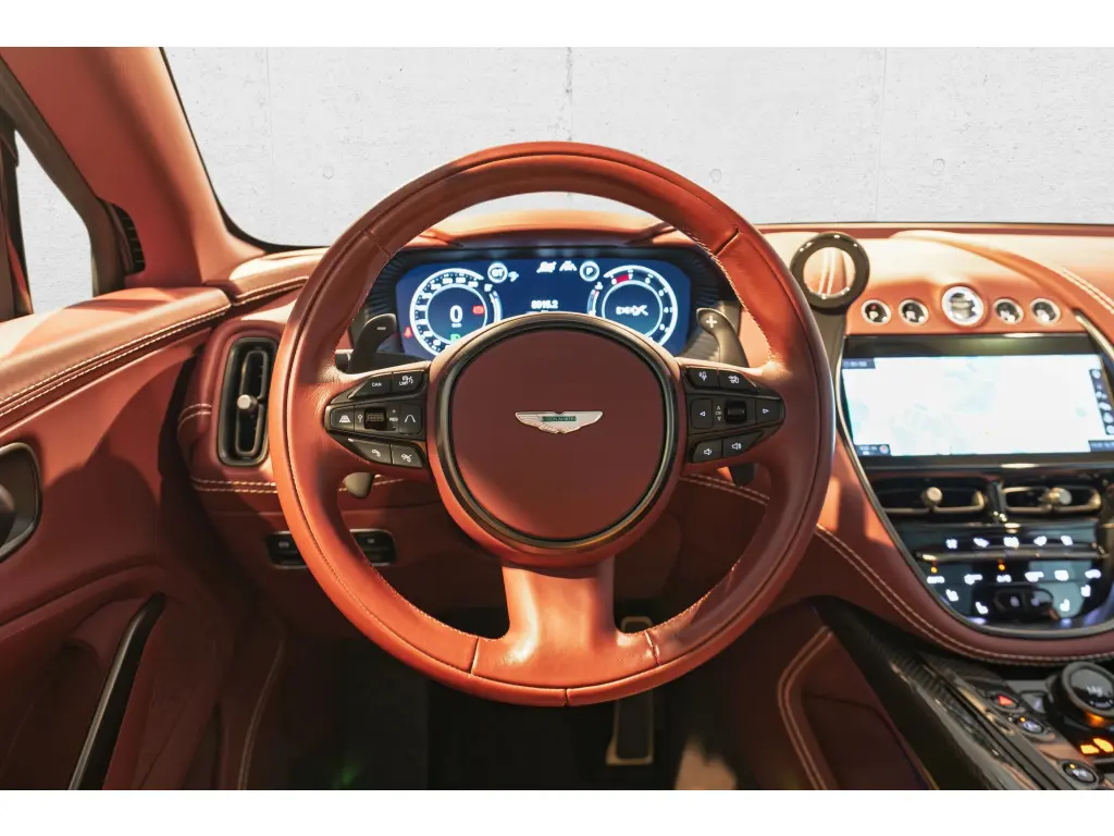 2023 DBX 707 SUV thumbnail vehicle image 2