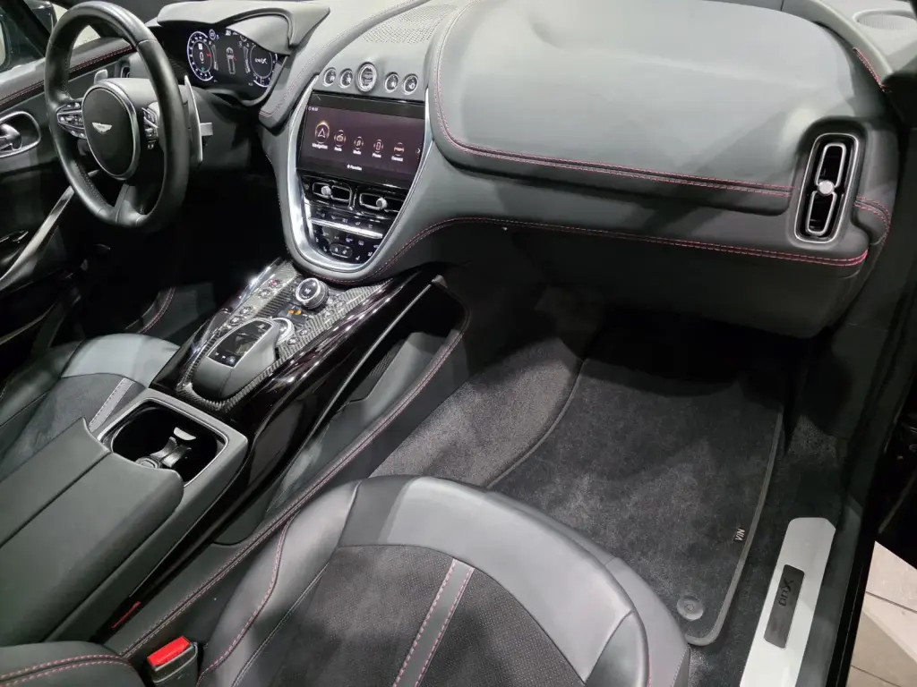 2023 DBX 707 SUV thumbnail vehicle image 2