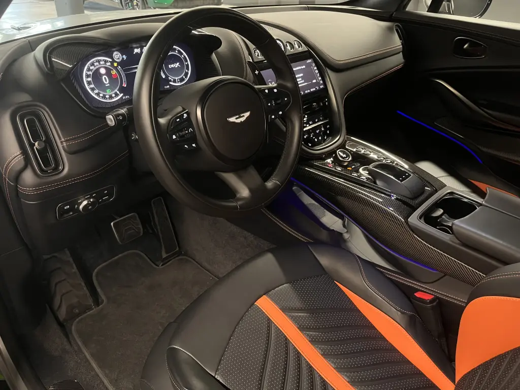 2023 DBX 707 SUV thumbnail vehicle image 2