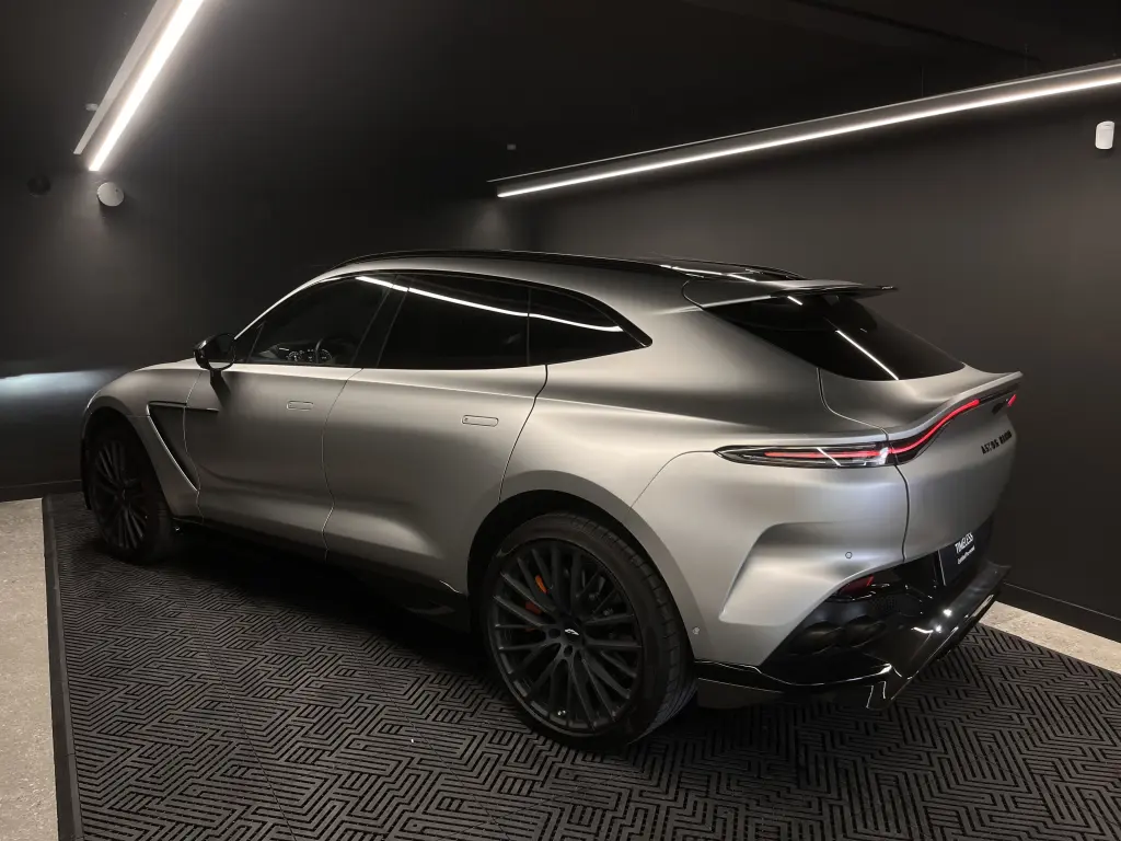 2023 DBX 707 SUV thumbnail vehicle image 1