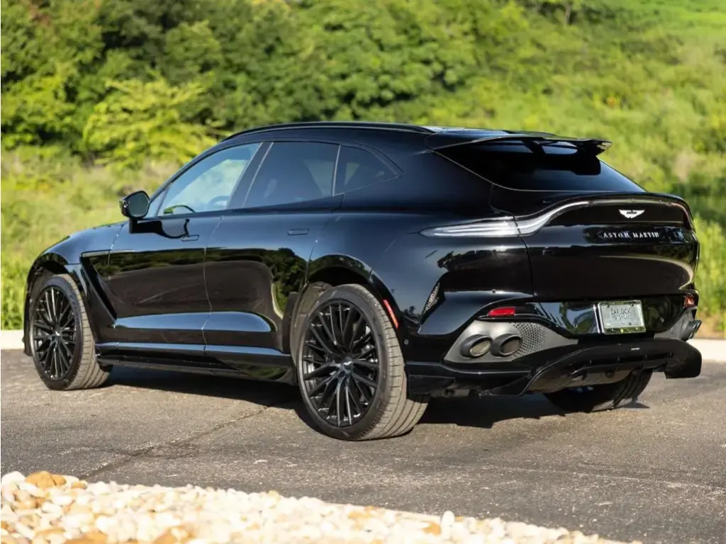 2023 DBX 707 SUV thumbnail vehicle image 1