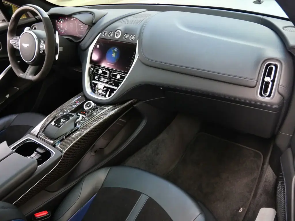 2023 DBX 707 SUV thumbnail vehicle image 2