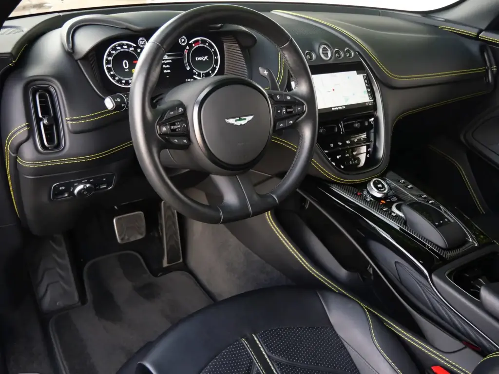 2023 DBX 707 SUV thumbnail vehicle image 2