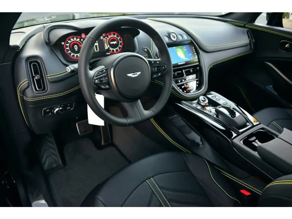 2023 DBX 707 SUV thumbnail vehicle image 2