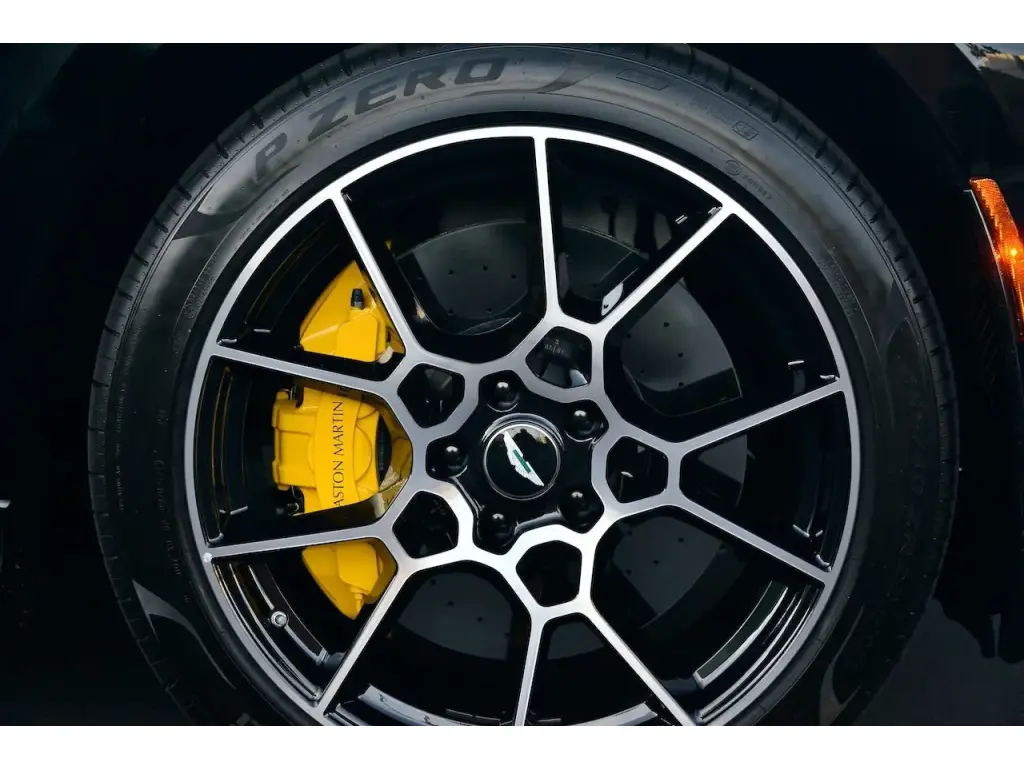 2023 DBX 707 SUV thumbnail vehicle image 3