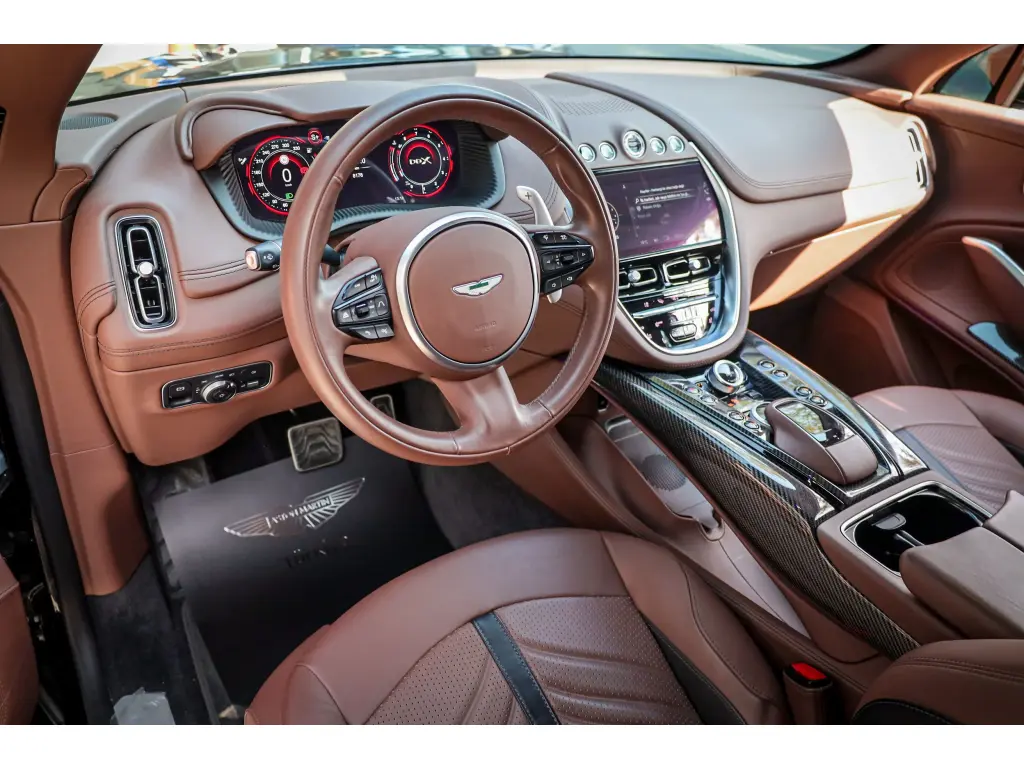 2023 DBX 707 SUV thumbnail vehicle image 2